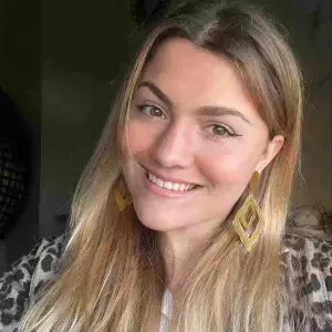 Baby-sitter sérieuse et attentionnée