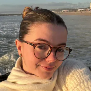 Babysitter com experiência em Lisboa e Seixal!