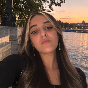 Babysitter étudiante, sérieuse et disponible le week-end » 🌸