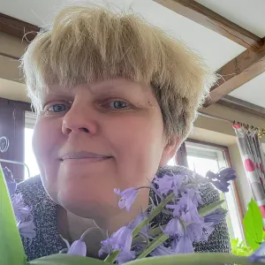 Accompagnatrice des personnes âgées, nounou  à Jambes. 