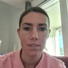 Ragazza cerca lavoro part time