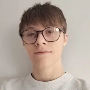 Baby-sitter disponible sur Surgères