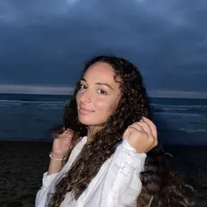 Baby-sitter expérimentée aux alentours de Rouen !