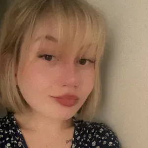 Baby-sitter expérimenté à Fréjus 