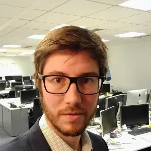 Je cherche une baby-sitter à domicile