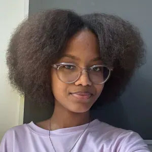 Babysitter com experiência em cuidar das crianças 