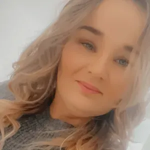 Nounou expérimenté recherche garde d'enfants 