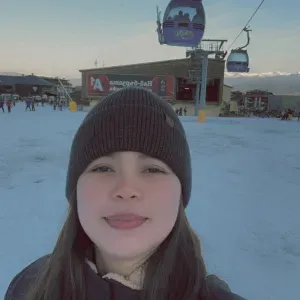 Experienced in cleaning looking for a job in the morning.