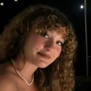 Babysitter seria e competente a Napoli