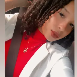 Baby sitter médecin de formation à Longueville 