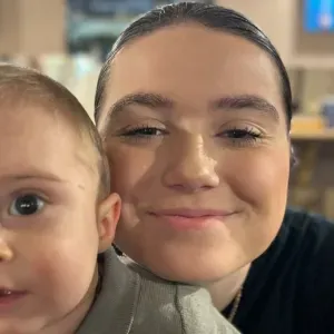 Baby-sitter qui chercher de l'expérience 