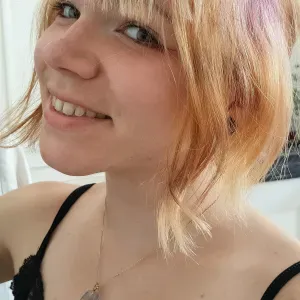 En bonne compagnie toujours souriante