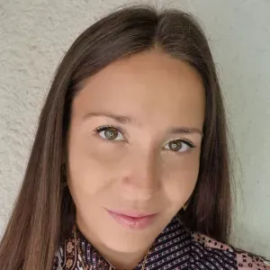 Baby sitter expérimentée cherche travail de week end 