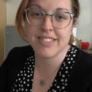 Garde d'enfant expérimentée au domicile des parents