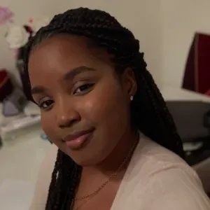 Baby-sitter étudiante à Paris 