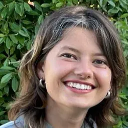 Aide à la personne chaleureuse, fiable et disponible