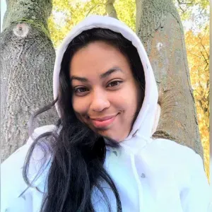 Kindermädchen mit 10 Jahren Erfahrung mit Babys und Kindern