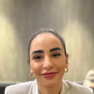  Baby-sitter passionnée à Genève avec 3 ans d'expérience