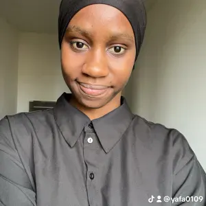 Garde d'enfants fiable et attentionnée 