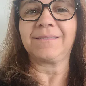 Ofereço para trabalhar como cuidadora de idoso no Porto