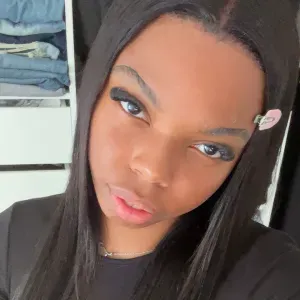 Amoureuse des animaux, disponible pour garder vos compagnons