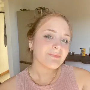 Étudiante éducatrice disponible pour le quotidien 