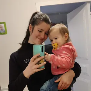 Baby-sitter expérimentée polyvalente