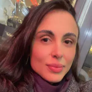 Baby-sitter e colf esperta cerca lavoro per studiare  