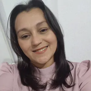 Empregada de limpeza experiente e dedicada