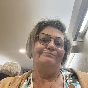 Auxiliaire de vie  chercher particuliers pour aider