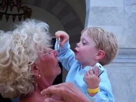 Nounou pour chercher vos enfants à la crèche ou à l'école