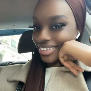 Baby-sitter en formation de CAP petite enfance à Paris!