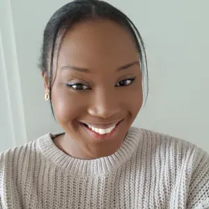 Baby-sitter disponible cet été 