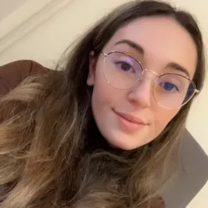 Baby-sitter avec le CAP en cours à Charmes