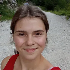 Zuverlässige Babysitterin sucht einen Ferienjob