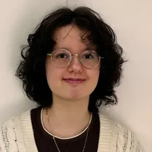 Etudiante lyonnaise prête à aider des élèves