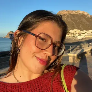 Niñera/canguro en Murcia con disponibilidad inmediata 