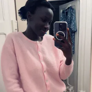 Baby-sitter créative, patiente et expérimentée 