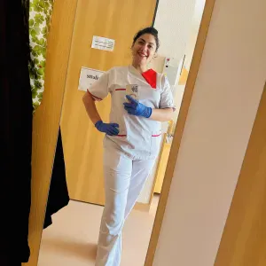 Ingrijitoare plina de compasiune care cauta un loc de munca