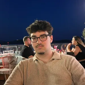 Étudiant sérieux pour promenades et visites à Troyes