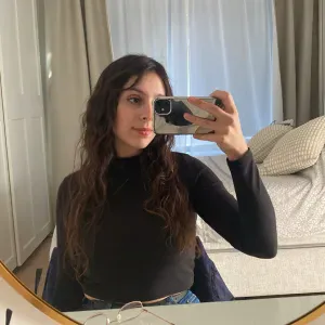 Procura se uma empregada