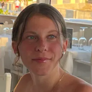 Jeune nounou trilingue et expérimentée à Paris