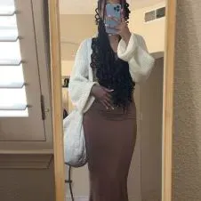 Jeune pet-sitter douce, passionnée par les animaux