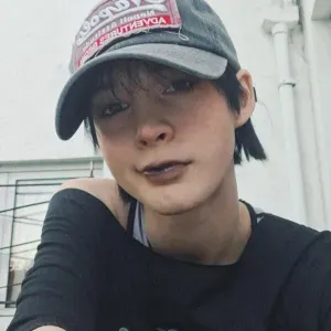 Angela 17 ans