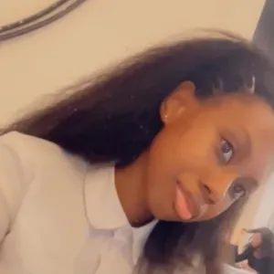 Baby - sitter douce et attentionnée 