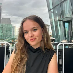 Baby-sitter occasionnelle en soirée 