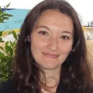 Bonjour.Je suis disponible faire de ménage 4 fois par semain