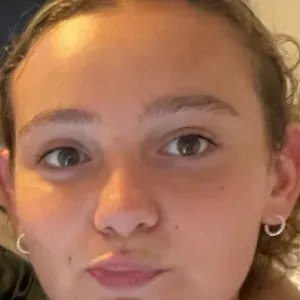 Baby-sitter expérimenté à Laval 