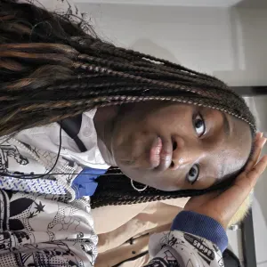 🌼 Propose compagnie et aide légère pour seniors à Paris 🌼