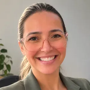 Procuro trabalho de limpeza de casas e escritórios.